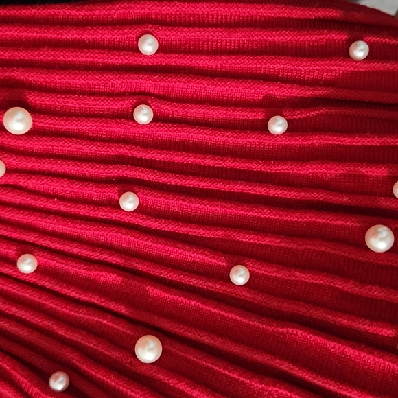 RED SWEATER WITH PEARL SLEEVES - Picture 5 of 5